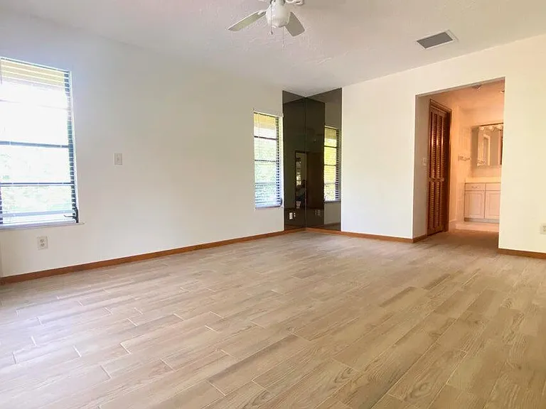 5585 Pennock Point Rd — Photo 6