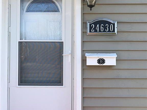 2nd image of 24630 Cloverlawn Ave