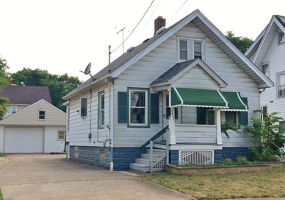 1st image of 2943 Caroline Ave