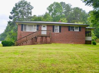 253 Green Acres Rd, Mooresboro, NC 28114