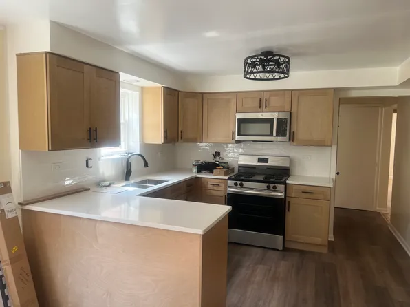 4636 N Sayre Ave Floor 1, Harwood Heights, IL 60706