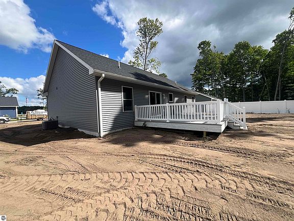 4th image of 5669 Chokeberry Ln
