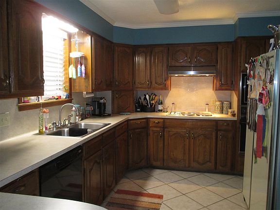3rd image of 1606 Timothy St
