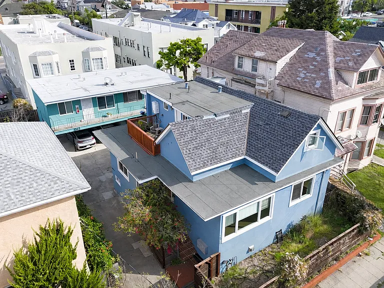 2045 Emerson St — Photo 15