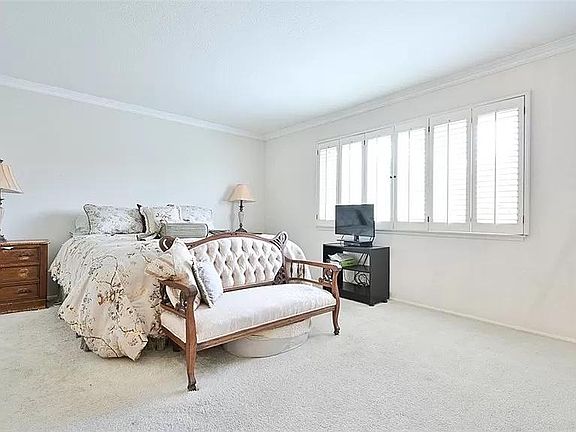 3rd image of 1498 Blenbury Dr