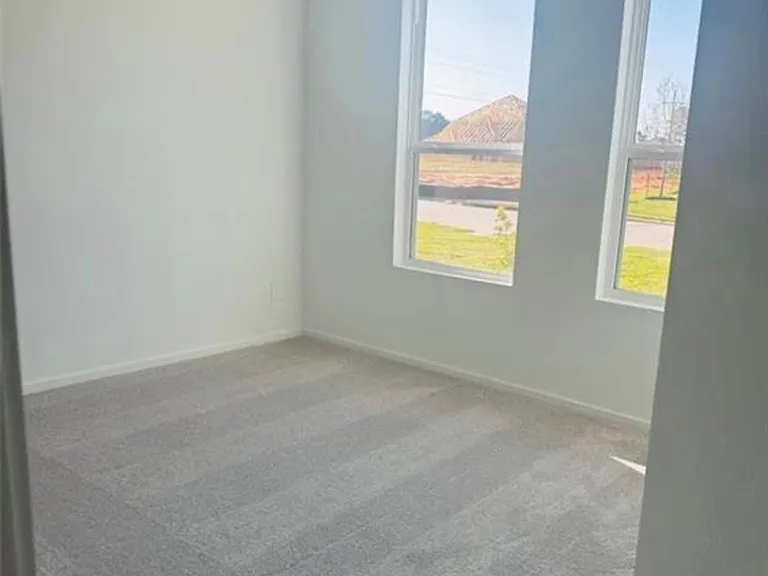226 Draper Shadows Dr — Photo 32