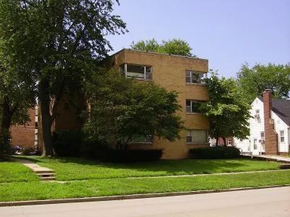 105 E John St, Champaign, IL 61820