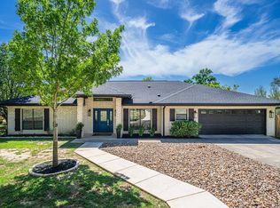 105 Green Tree Ln, Kerrville, TX 78028