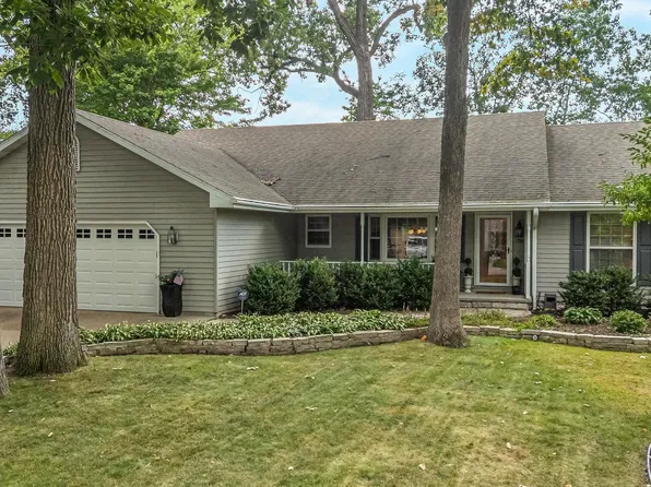 1794 Garnet Ct, Menasha, WI 54952