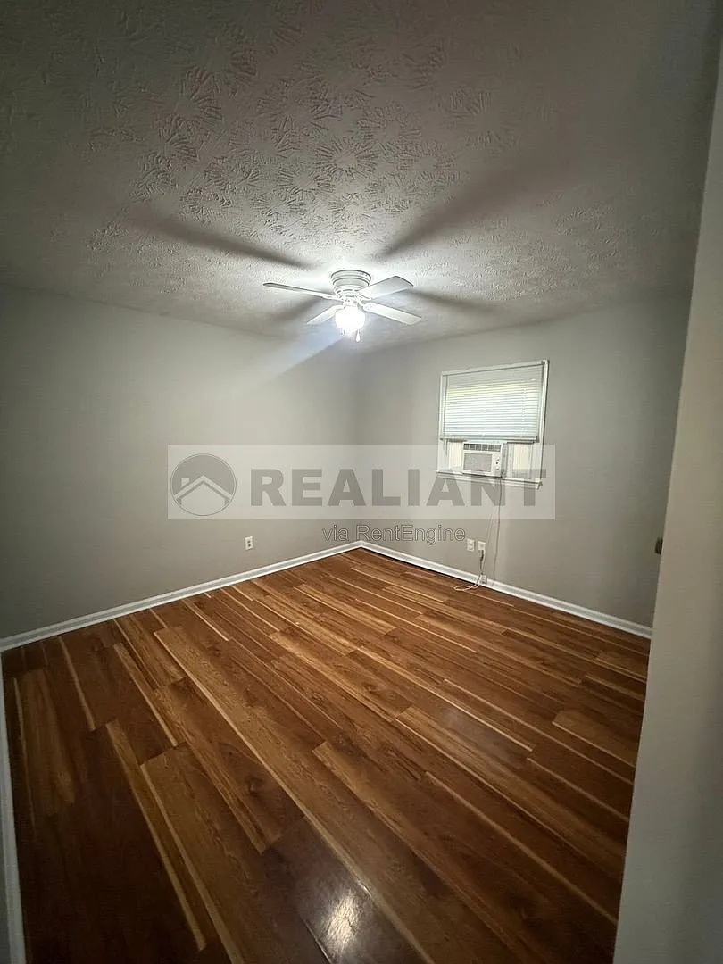 2 bed, 1.0 bath, 1100 sqft, $1,075 — Photo 4