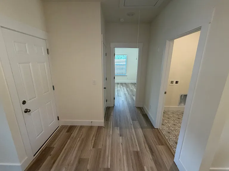 3796 Hawks Creek Dr — Photo 26