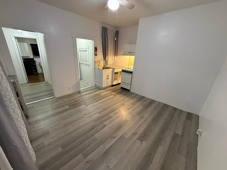 17 Pierce St — Photo 2