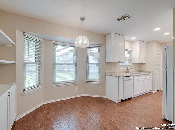 5th image of 708 Pecan Dr