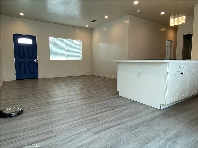 1653 W Chateau Pl #B — Photo 3