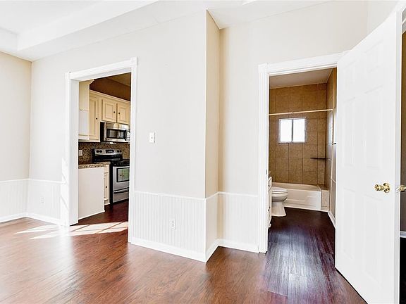 5th image of 519 Northwood St #A