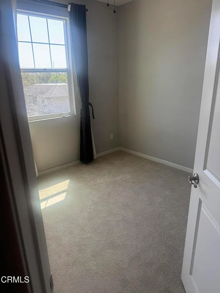 4 bed, 3.5 bath, 1996 sqft, $4,900 — Photo 4