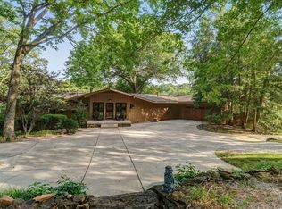 3800 E Meadowmere Pl, Springfield, MO 65809