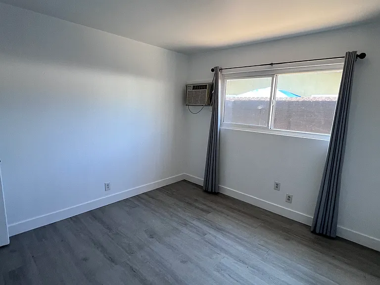 1829 Aileron Ave — Photo 33