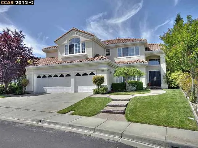 304 Sunset Dr photo 1