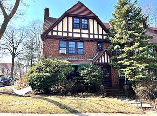 810 Burns St #1, Forest Hills, NY 11375