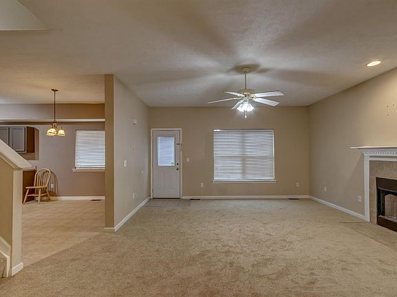 3rd image of 664 Jennifer Dr