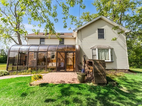 5166 William St, Lancaster, NY 14086