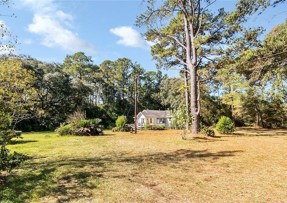 1st image of 3831 Graham Ln