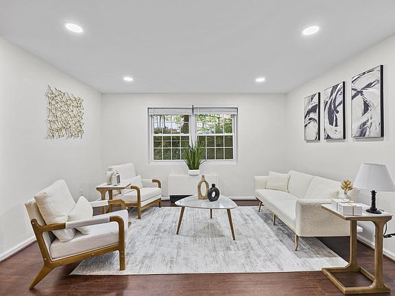 5th image of 2030 N Vermont St APT 102