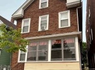 55 Pine St, Holyoke, MA 01040