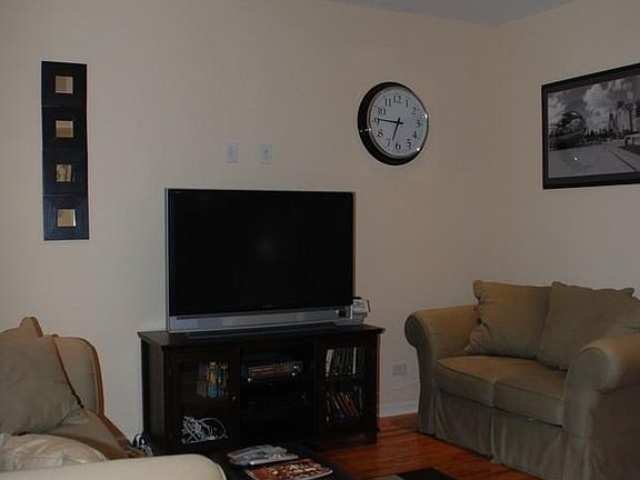 2nd image of 1519 W Nelson St #Coach