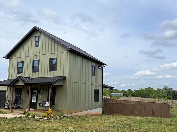 3rd image of 335 Webb Rd