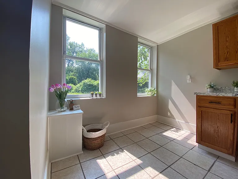 174 Fort Pleasant Ave #B — Photo 5