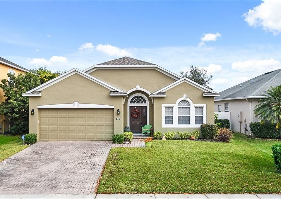 1st image of 621 Groves End Ln