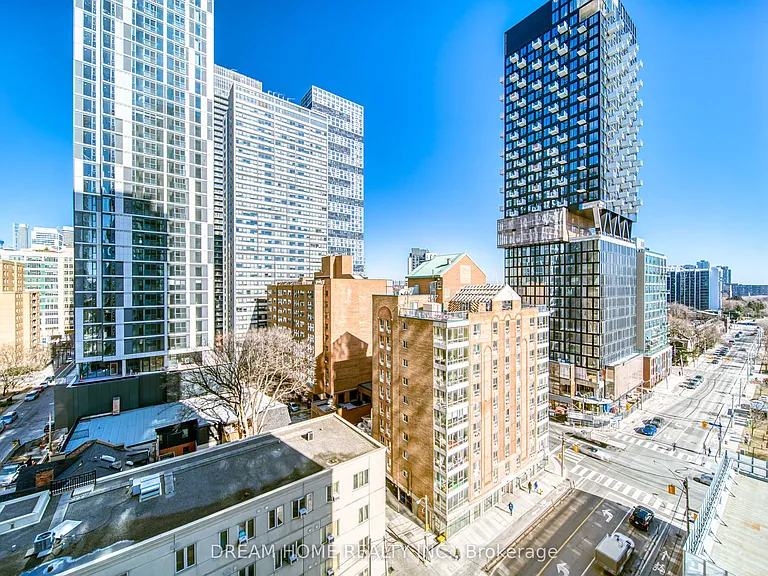 47 Mutual St #1004 — Photo 31