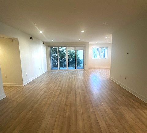 4th image of 1157 S Bundy Dr APT 408