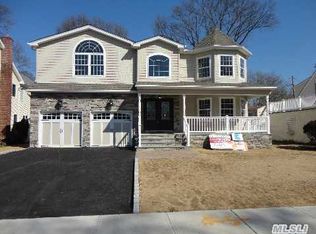 119 Monroe St, Massapequa Park, NY 11762