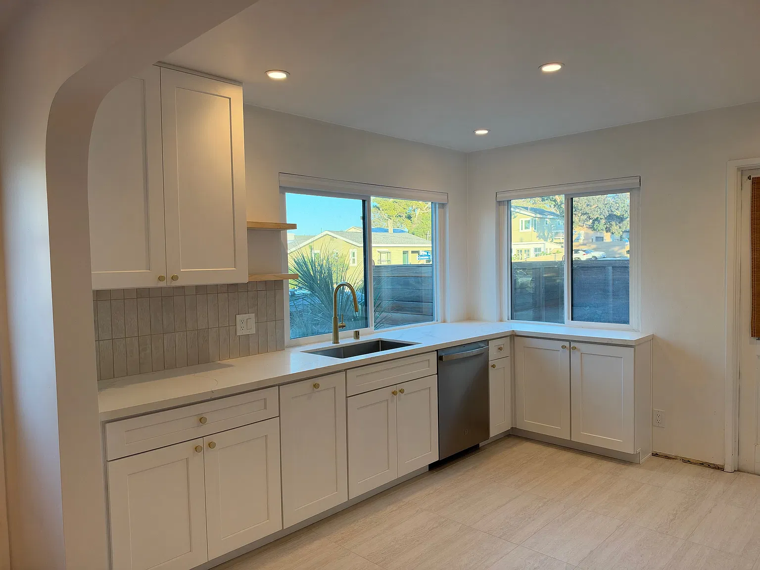 3 bed, 1000 sqft, $6,000 — Photo 3