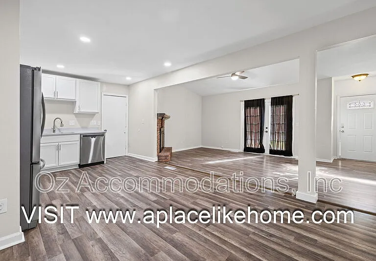 13909 Falkirk Cir — Photo 8