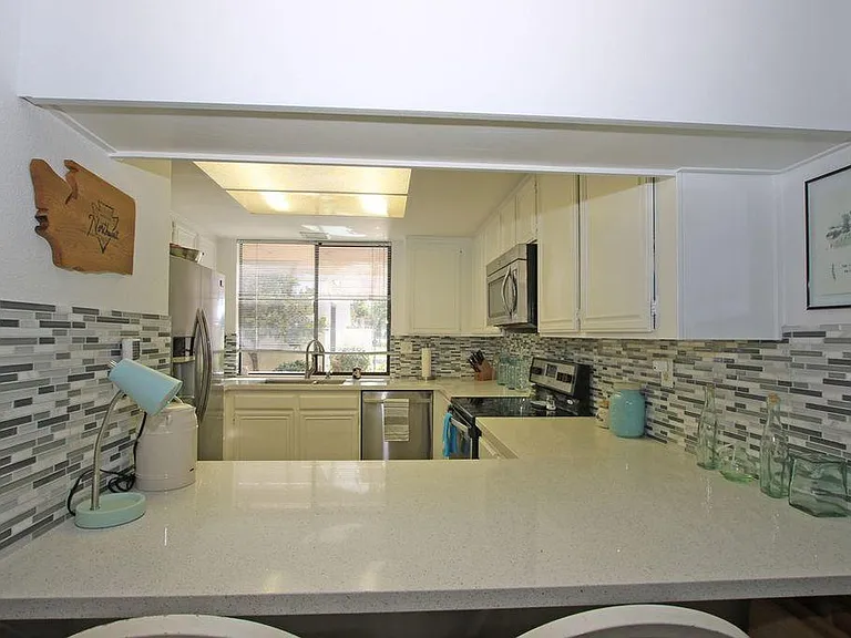 15 Marbella Dr #15 — Photo 7