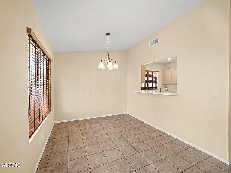 3067 W Country Hill Dr — Photo 4