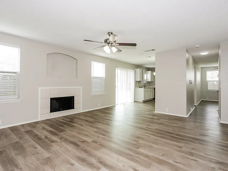 1711 Berkeley Dr — Photo 5