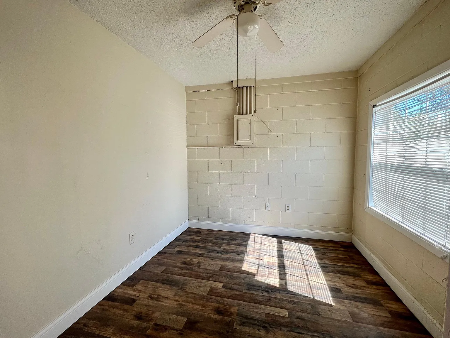 1426 Oneal St — Photo 4