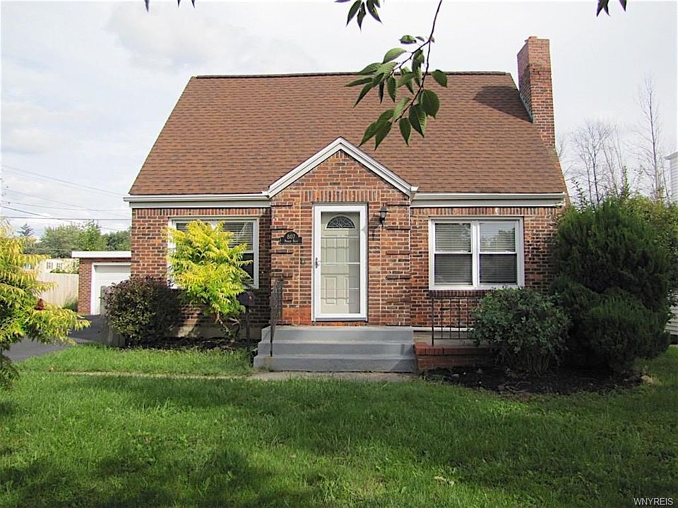 1st image of 807 Parker Blvd
