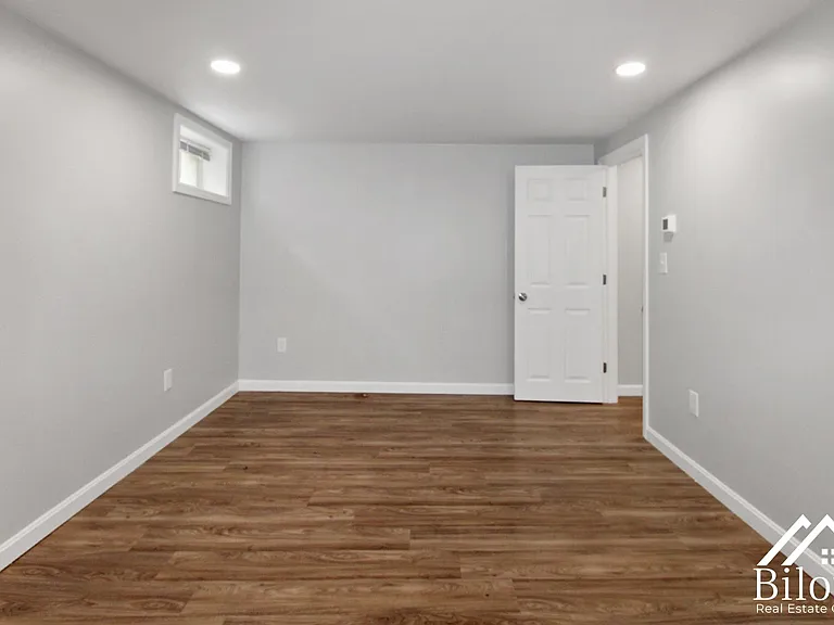 242 Waterman Avenue — Photo 34