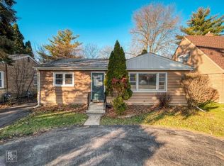 3916 Washington St, Downers Grove, IL 60515