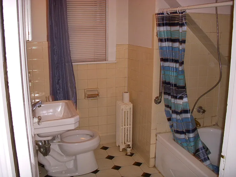 84 Brook St — Photo 10