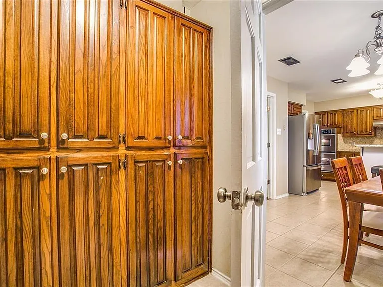 249 Simmons Dr — Photo 18