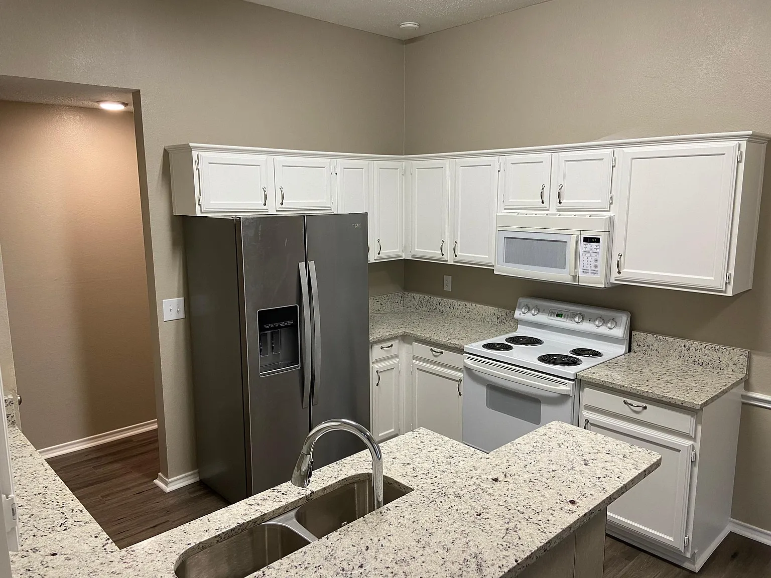 3 bed, 1515 sqft, $2,500 — Photo 3