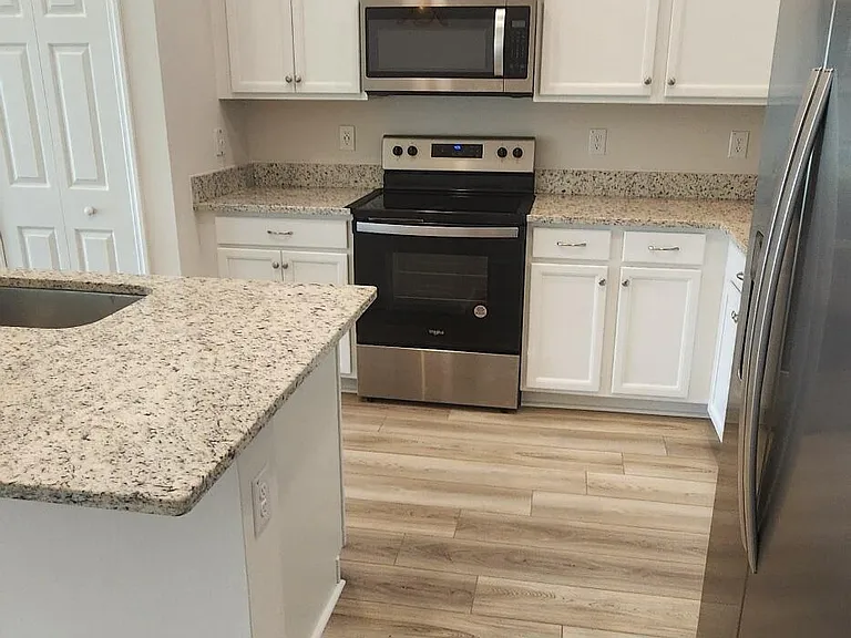 586 Cooper Ct SW — Photo 33