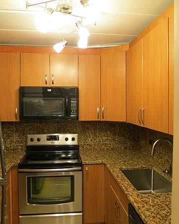 1st image of 3221 W Parkway Dr #2C